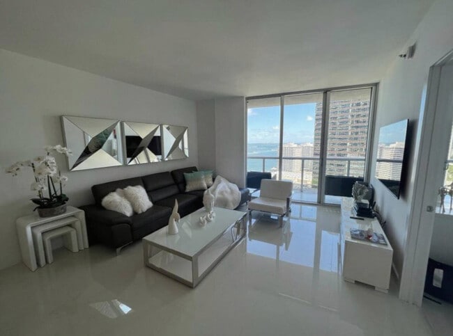 Building Photo - 485 Brickell Ave Unit SI ID1520355P