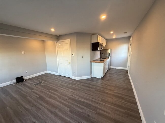 Photo - 176 Court St Unit 1