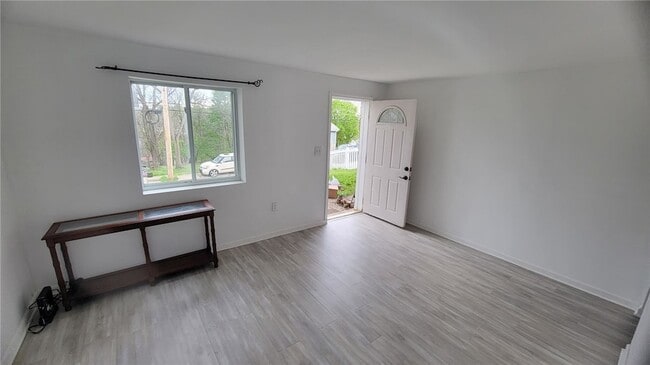 Photo - 4461 Highridge St Unit 2