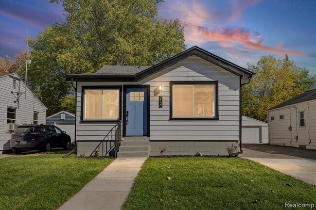 Photo - 2120 Wrenson St