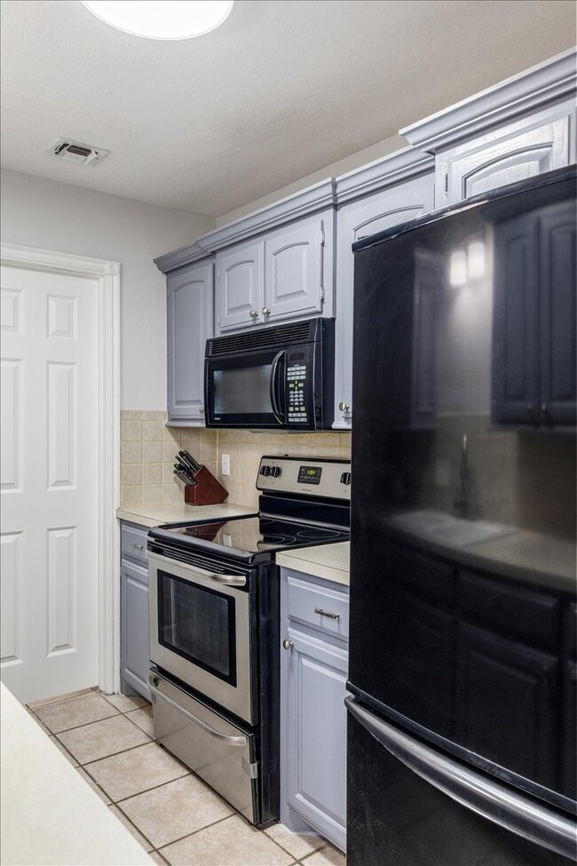 Photo - 4033 NW Ozmun-Fully Furnished