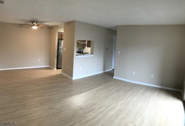 Photo - 4811 Ravens Crest Dr