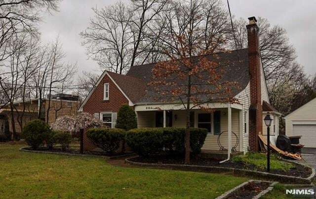 Building Photo - 664 Harristown Rd