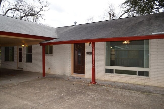 Photo - 1912 Ridgemont Dr