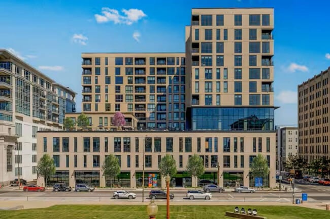 Photo - 421 N Pennsylvania St Unit ID1313970P