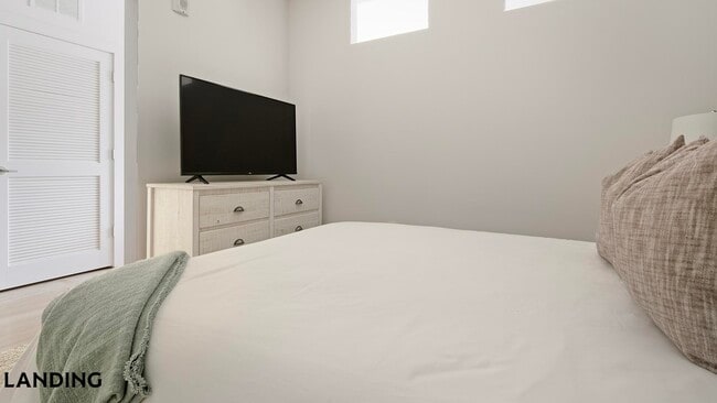 Photo - 5209 Craftsman Dr Unit 100-417