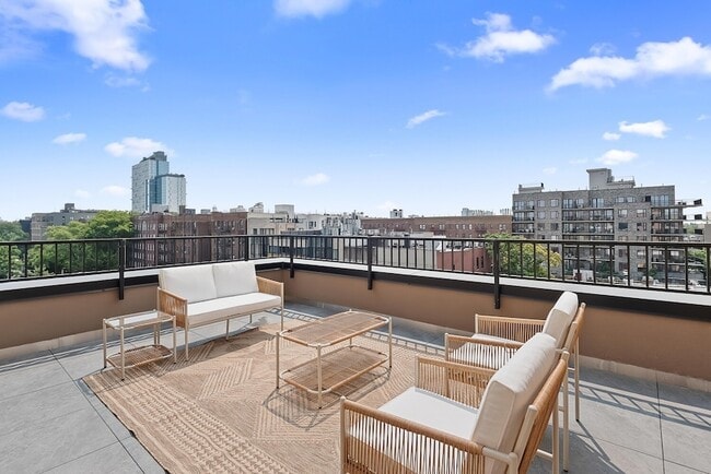 Building Photo - 1 Lenox Rd Unit PHA