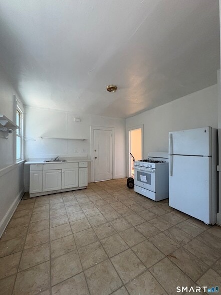 Photo - 786 Elm St