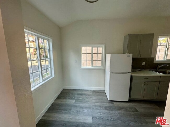 Photo - 1762 1/2 N Las Palmas Avenue