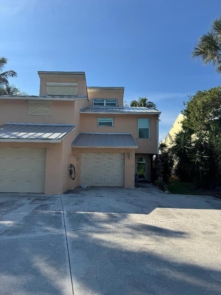 Building Photo - 409 Fernandina St