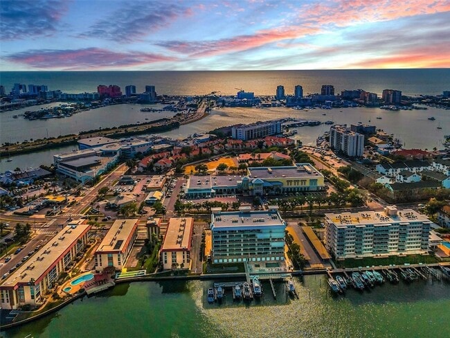 Building Photo - 125 Island Way Unit 502