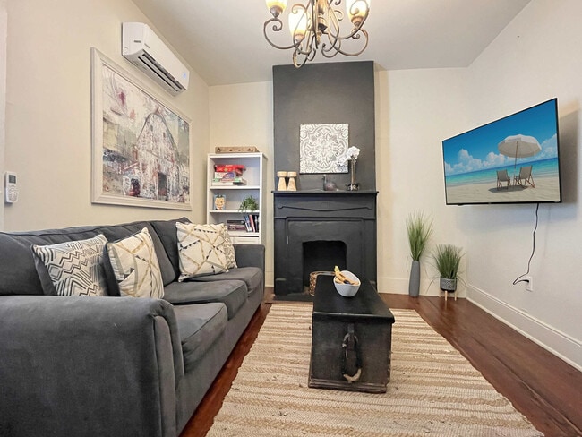 Photo - 515 E Huntingdon St Unit ID1244807P