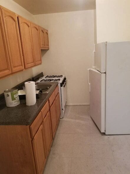 Photo - 94-11 60th Ave