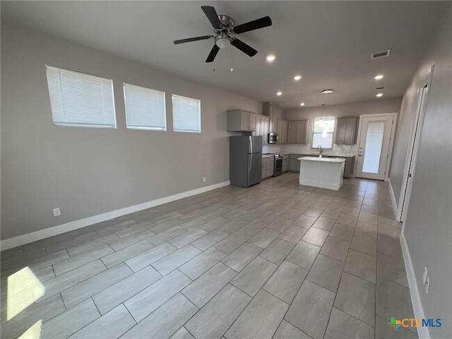 Photo - 5001 White Rose Dr