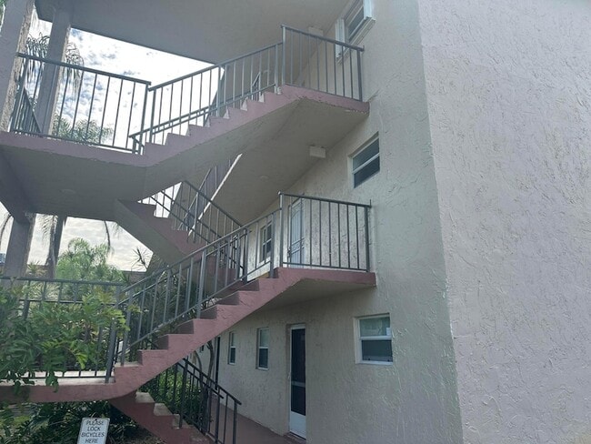Photo - 715 Lori Dr Unit 201