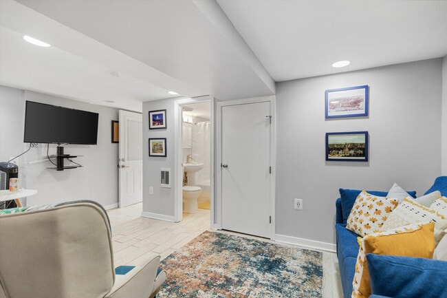 Photo - 814 Randolph St NW Unit ID1037745P