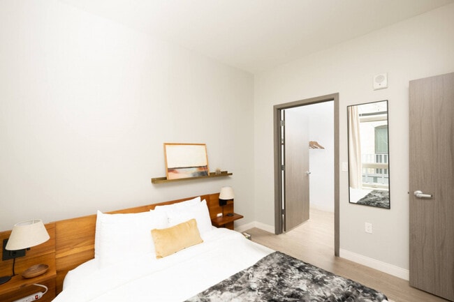 Photo - 211 W Mineral St Unit ID1379041P