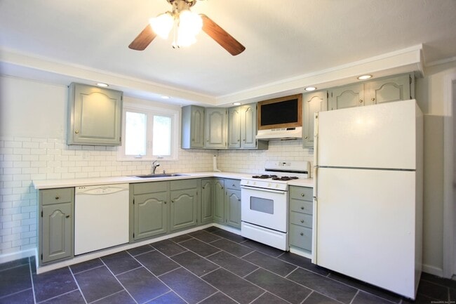 Building Photo - 66 Barnett St Unit 1