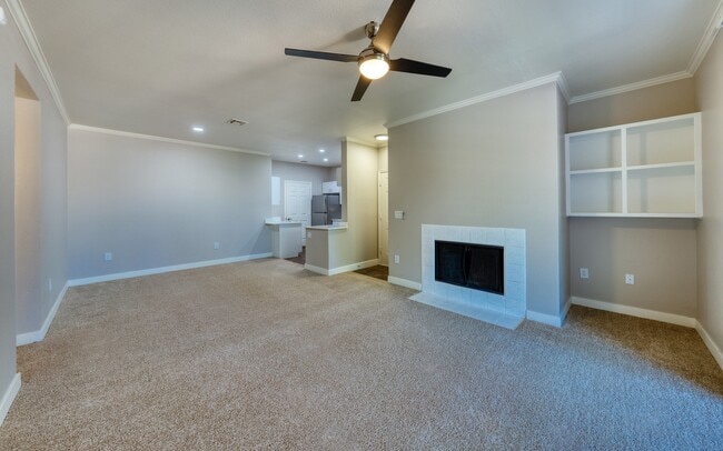 Modern Open Plan Concept for Living and Dining Areas - Mountainside