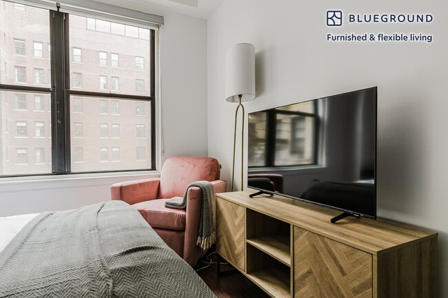 Photo - 200 E Chestnut St Unit FL14-ID1155