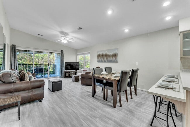 Photo - 155 W Rockford Dr Unit ID1339980P