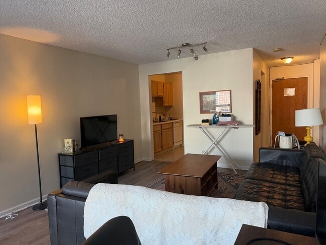 Photo - 200 N Dearborn St Unit 2405