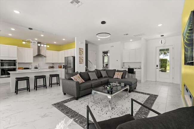 Photo - 1432 Reunion Blvd