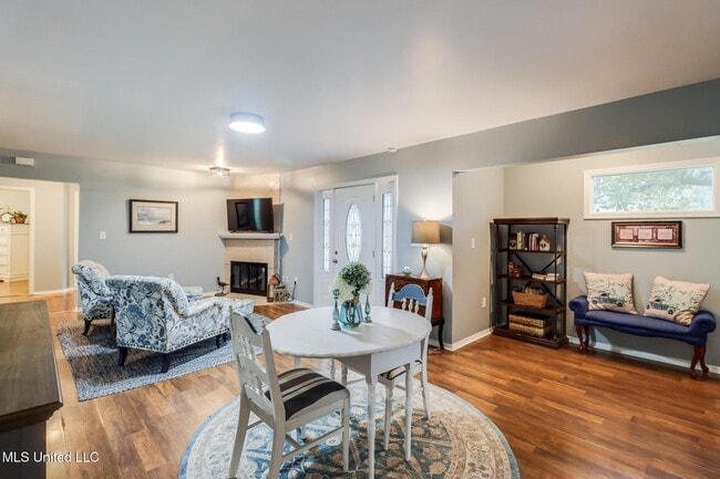 Photo - 419 E Second Street Unit