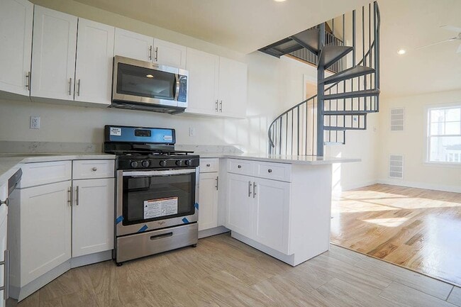 Photo - 40 Cedar Swamp Rd Unit 1005