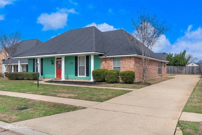 Photo - 3303 Colonial Dr
