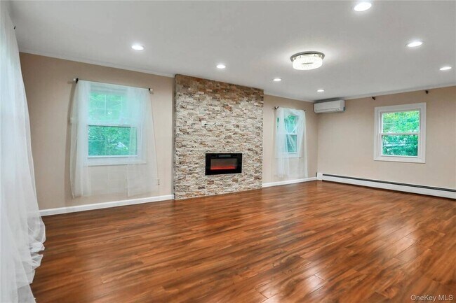 Photo - 40 Seabrook Ln