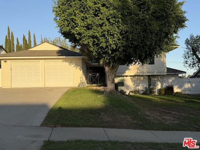 Building Photo - 9558 Swinton Ave