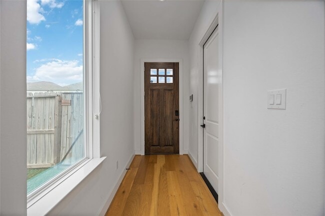 Photo - 2215 Mansfield St