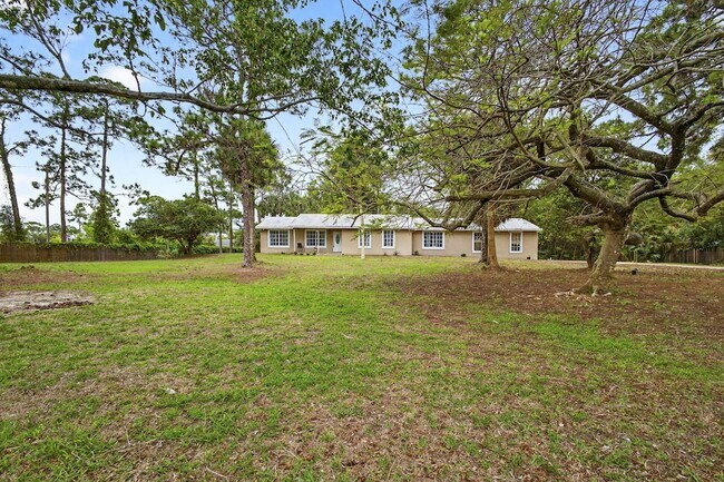 Photo - 16932 Okeechobee Blvd