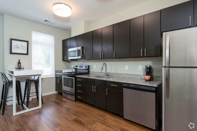 Studio - 509SF - Kitchen/Dining Room - Windsor Station
