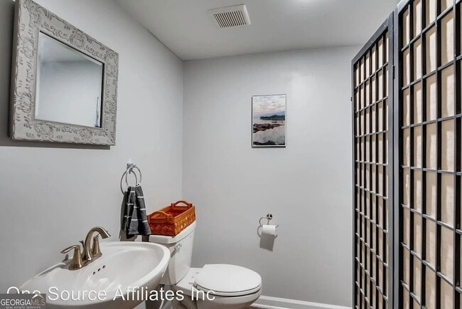 Photo - 625 Coleman St