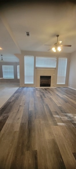 Building Photo - 2909 Madison Ct