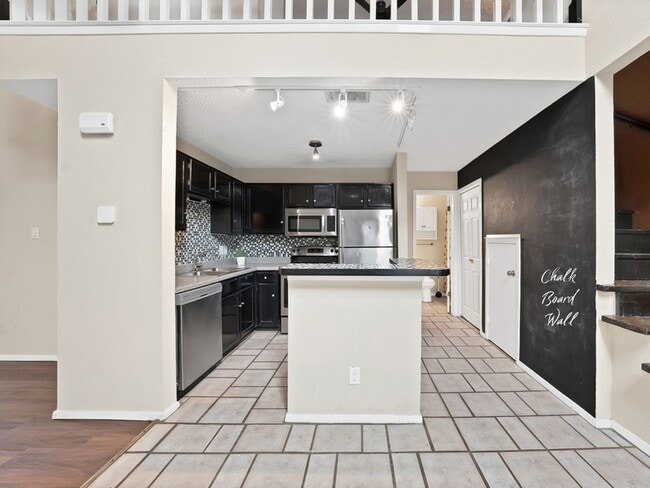 Photo - 2428 Forest Brook Ln Unit 1211