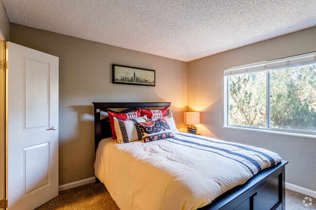 1BR, 1BA - The Overlook - Glen at the Park