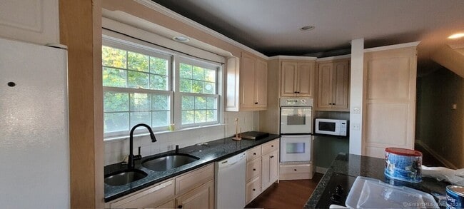 Photo - 10 Elmwood Ave