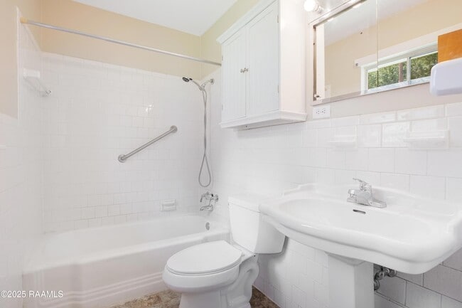 Photo - 100 Maple Dr