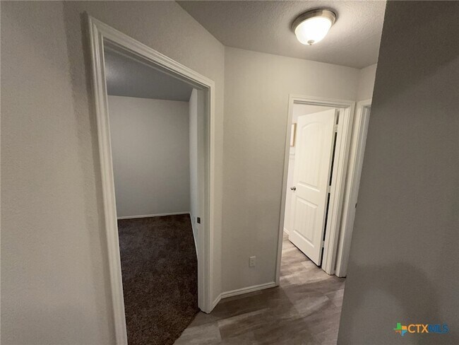 Photo - 104 Green Jay Dr