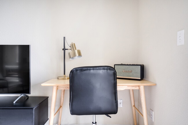 Photo - 508 Railway Ave Unit FL3-ID10358A