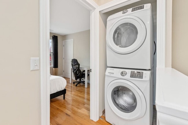 Photo - 692 E Ferry St Unit ID1228681P