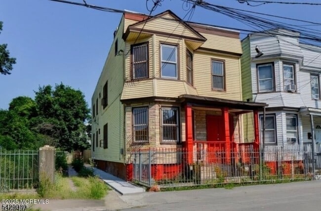 Building Photo - 307 21st St Unit 2