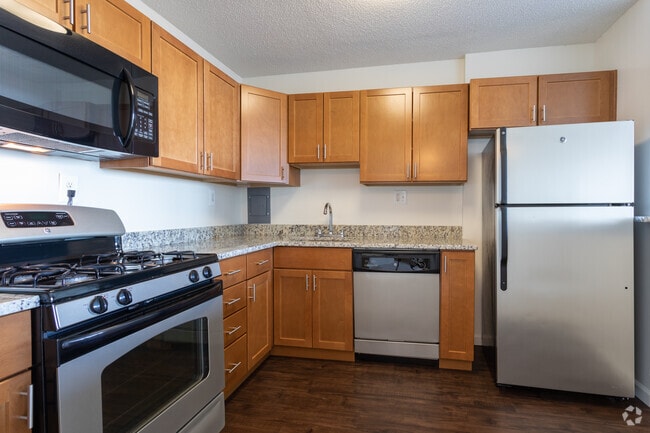 2BR, 1BA - 984 SF - The Aspen