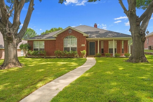 Building Photo - 322 Hillcroft Dr