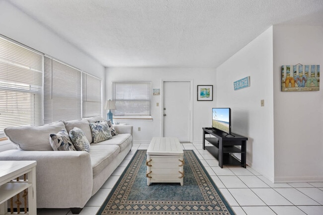 Building Photo - 515 Hayes Ave Unit SI FL1-ID1543008P