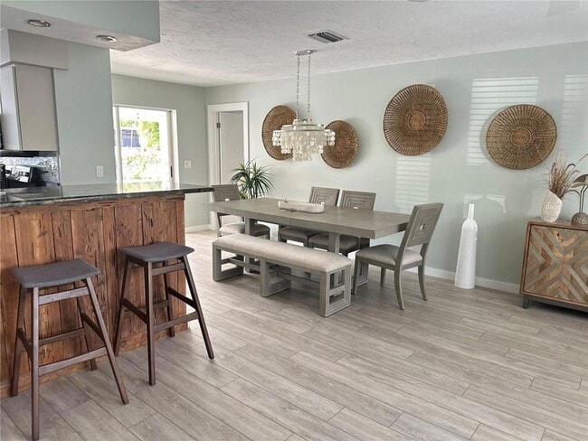 Photo - 1723 Stanford Ln