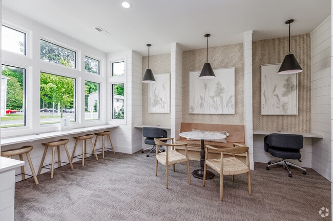 WiFi Lounge - Four Seasons